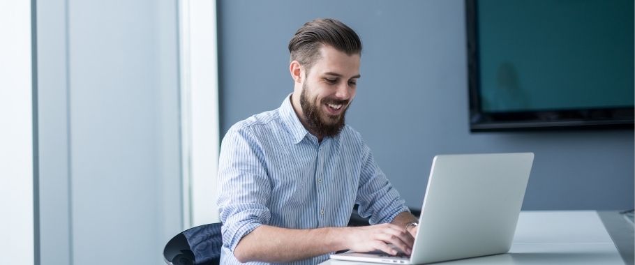 Opodatkowanie VAT wirtualnego udziału w konferencjach