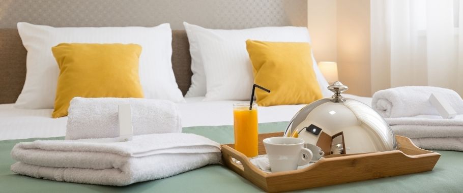 Palisz w hotelu, zapłacisz VAT