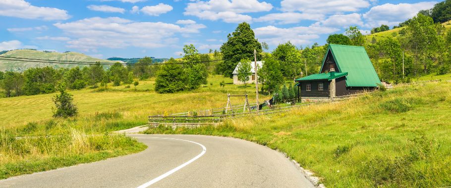Faktyczny i prawny dostęp do drogi publicznej jako warunek uzyskania pozwolenia na budowę